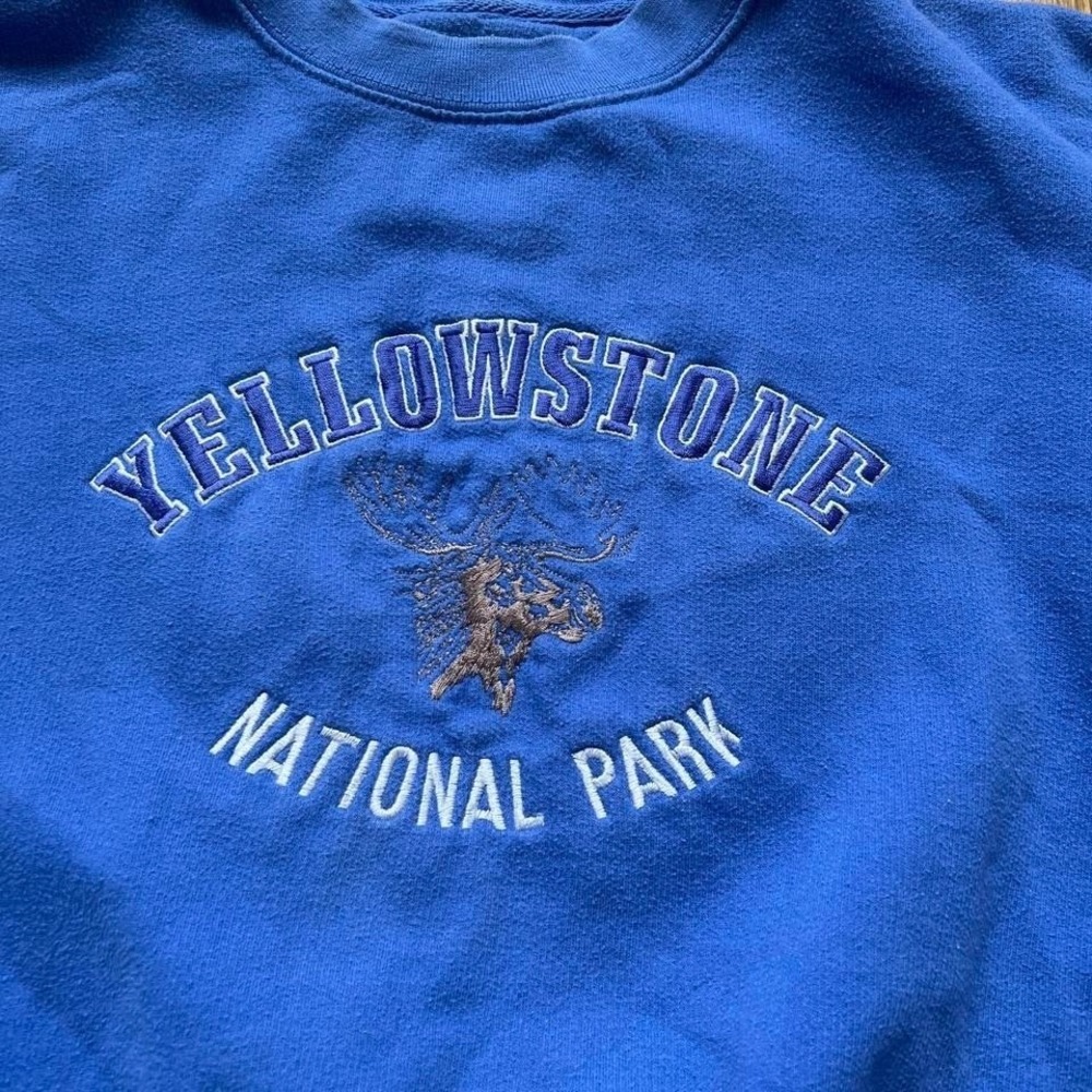 Yellowstone National Park Blue Crewneck Sweatshirt Women's Small 80% Cotton - Picture 3 of 8